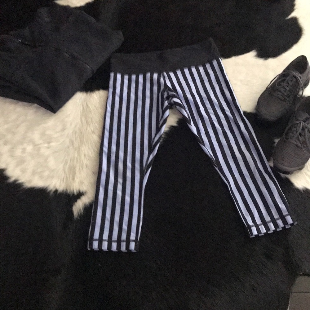 Size 6 lululemon workout pants used